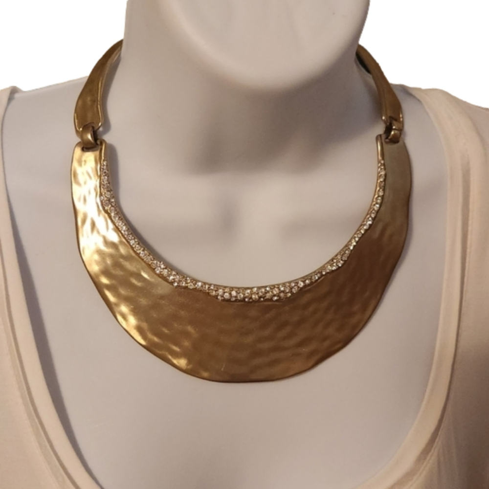 Hammered  gold necklace with rhinestones and earrings with same design